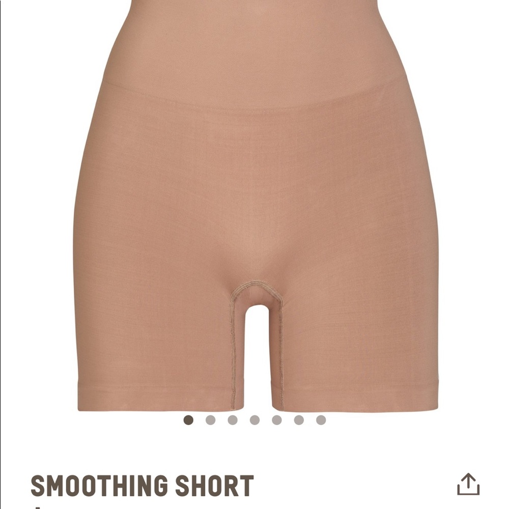SKIMS Smoothing Short Small Sienna